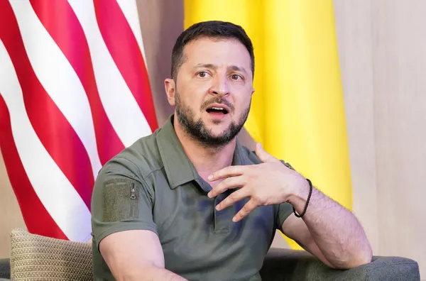 Ukrayna Devlet Başkanı Volodimir Zelenskiy'nin 'yalnız' pozunun perde arkası: Ukrayna cephesi bastırdı NATO rest çekti-13