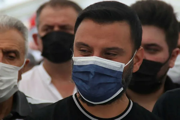 kardesi-selcuk-tektasin-aci-haberiyle-sarsilan-alisandan-yurek-yakan-paylasim-seni-bir-daha-gorememek-beni-delirtiyor-1626894783570.jpg Kardeşi Selçuk Tektaş’ın acı haberiyle sarsılan Alişan’dan yürek yakan paylaşım! “Seni bir daha görememek beni delirtiyor”-5