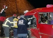 TEMde feci kaza: Minibüs bariyerlere çarptı! 7 yaralı