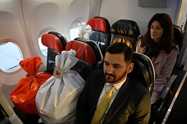 Yurt dışından oy pusulaları diplomatik kuryelerle Türkiye'ye gönderildi-7