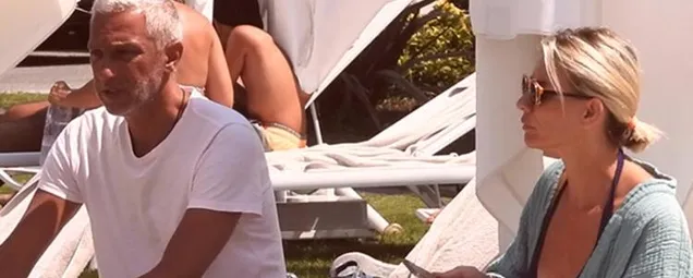 Bu Esra başka Esra! Bikinili görüntülenen Esra Erol öpücüklere boğdu! Gören 2 çocuk annesi olduğuna inanamıyor!