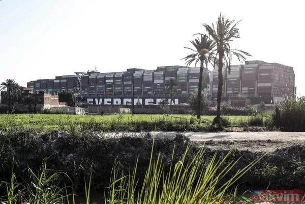 SON DAKİKA: Süveyş Kanalı'nda sıkışan Ever Given isimli gemi hareket ettirildi! Mürettebatın sevinç anları kamerada: Allahuekber - 3