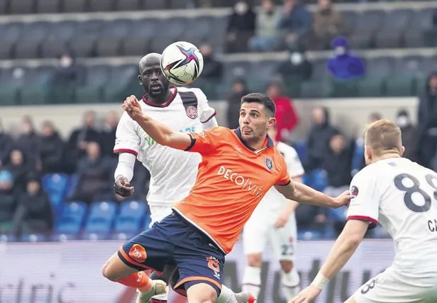 super-lige-ambargo-koyan-trabzonspor-ikinci-en-uzun-liderlik-ve-ic-saha-yenilmezlik-serisine-ulasti-1645909098801.jpeg Süper Lig'e ambargo koyan Trabzonspor ikinci en uzun liderlik ve iç saha yenilmezlik serisine ulaştı-12