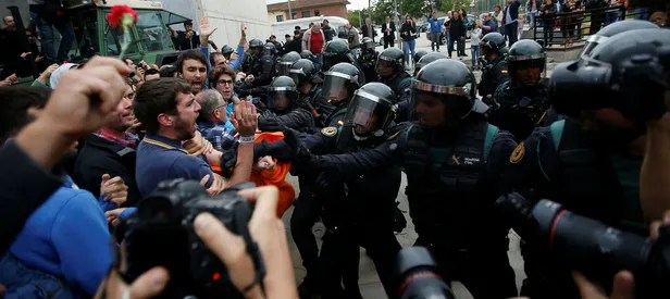 İspanya adım adım iç savaşa yürüyor! Sandıklara el koymaya başladılar