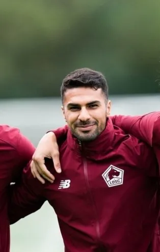 Lille forması giyen Zeki Çelik'ten büyük gurur! Ligue 1'in şu ana kadarki en iyi 11'inde Zeki Çelik de yer aldı