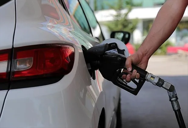 ingilterede-akaryakit-fiyatlari-rekor-kirdi-tum-zamanlarin-en-yuksegi-1644860797055.jpeg İngiltere'de akaryakıt fiyatları rekor kırdı! Tüm zamanların en yükseği...-5