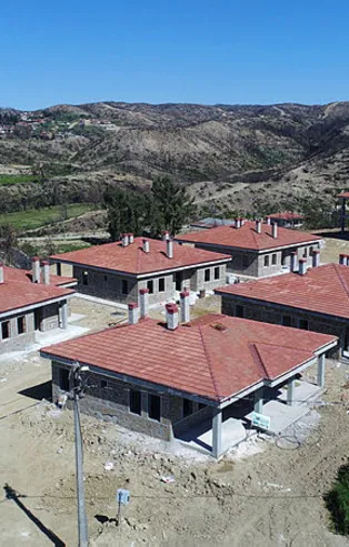 Manavgatlı yangın mağdurları çifte bayram yaşayacak! Evler tamamlanmak üzere