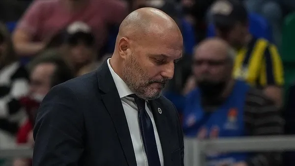 son-dakika-fenerbahcede-anlasma-tamam-yeni-koc-aciklanacak-1655450460640.jpg Son dakika: Fenerbahçe'de anlaşma tamam! Yeni koç açıklanacak...-2