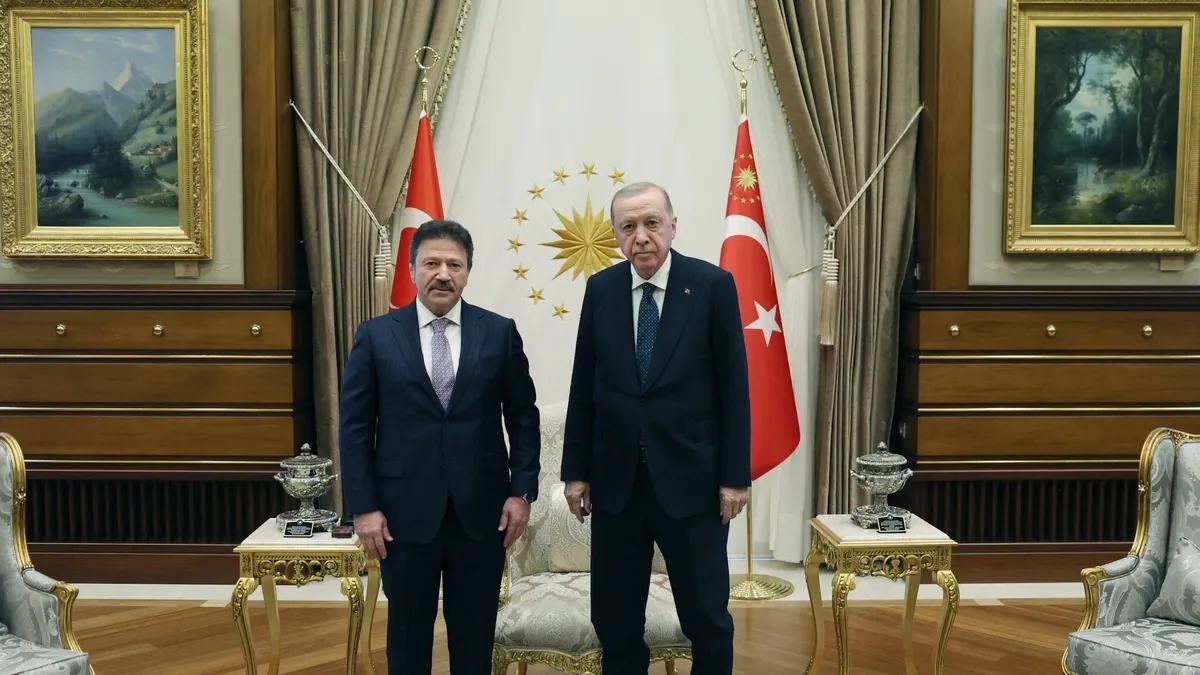 Başkan Recep Tayyip Erdoğan TESK Genel Başkanı Mehmet Yiğiner'i kabul etti