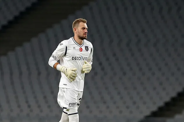 Galatasaray ile Beşiktaş arasında yeni transfer savaşı! Mert Günok paylaşılamıyor