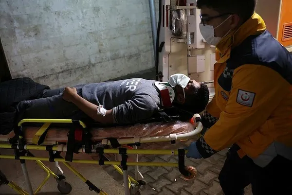 Son dakika: Edirne'de gece yarısı can pazarı! Kaçak göçmenleri taşıyan minibüs devrildi: 16 yaralı-6