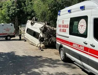 Freni boşalan minibüs devrildi! Çok sayıda yaralı var