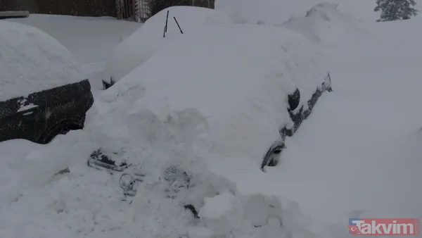 Uludağ'da araçlar kar altında kayboldu! Sürücüler jandarmadan yardım istedi - 13