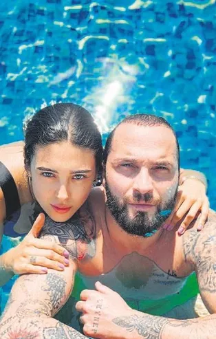 Zengine kış yok! Şarkıcı Berkay, ‘Para var, huzur var’ sözünün hakkını verdi