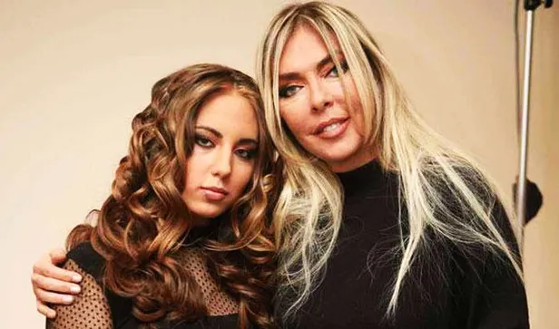 Dünyaca ünlü Tupac’ın yapımcısı Suge Knight’ın oğlu Jr. Suge, kurban olarak Ahu Tuğba’nın kızı Anjelik Calvin’i seçti! Anjelik, çetenin ipliğini pazara çıkardı-7