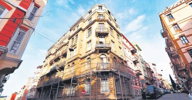Kadıköy Yeldeğirmeni'ndeki Valpreda Apartmanı 112 yaşında