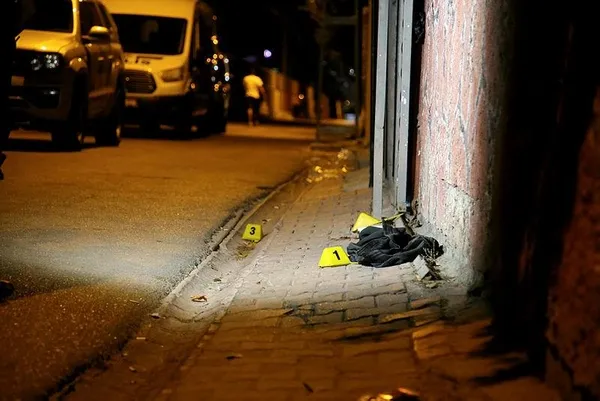 Son dakika: Adana'da gece yarısı kovalamaca! Dur ihtarına uymayan kişiler zor anlar yaşattı-1