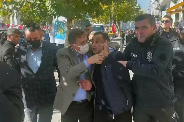 Şehit ailesine "bacını s..erim" diyerek küfreden İyi Partili Lütfü Türkkan'ın FETÖ tetikçiliğinin belgesi!