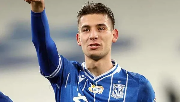 Fatih Terim'in büyük gözdesi! Galatasaray geçen yıl elinden kaçırdığı Jakub Moder için yeniden devrede-3