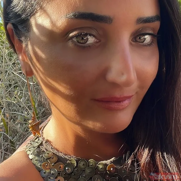 "Yandım, Piştim, Küllerimden Yeniden Doğdum" Benim İyileşip, Duygusal Olarak Kendimi İfade Edebileceğim Güne Kadar Bildiklerini Bana Bile Belli Etmediler. Bu...