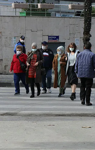 Koronavirüs aşısı olan test için hastaneye koştu! Uzmanlardan uyarı geldi