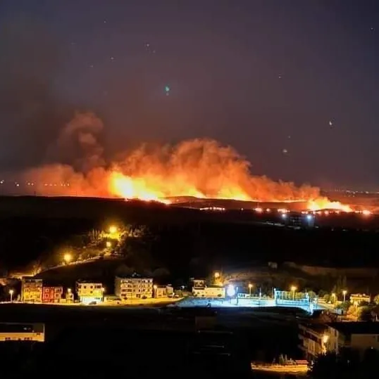 Alevler geceyi aydınlattı