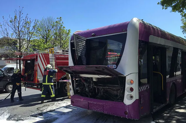 İstanbul Fatih'te İETT otobüsünde yangın!