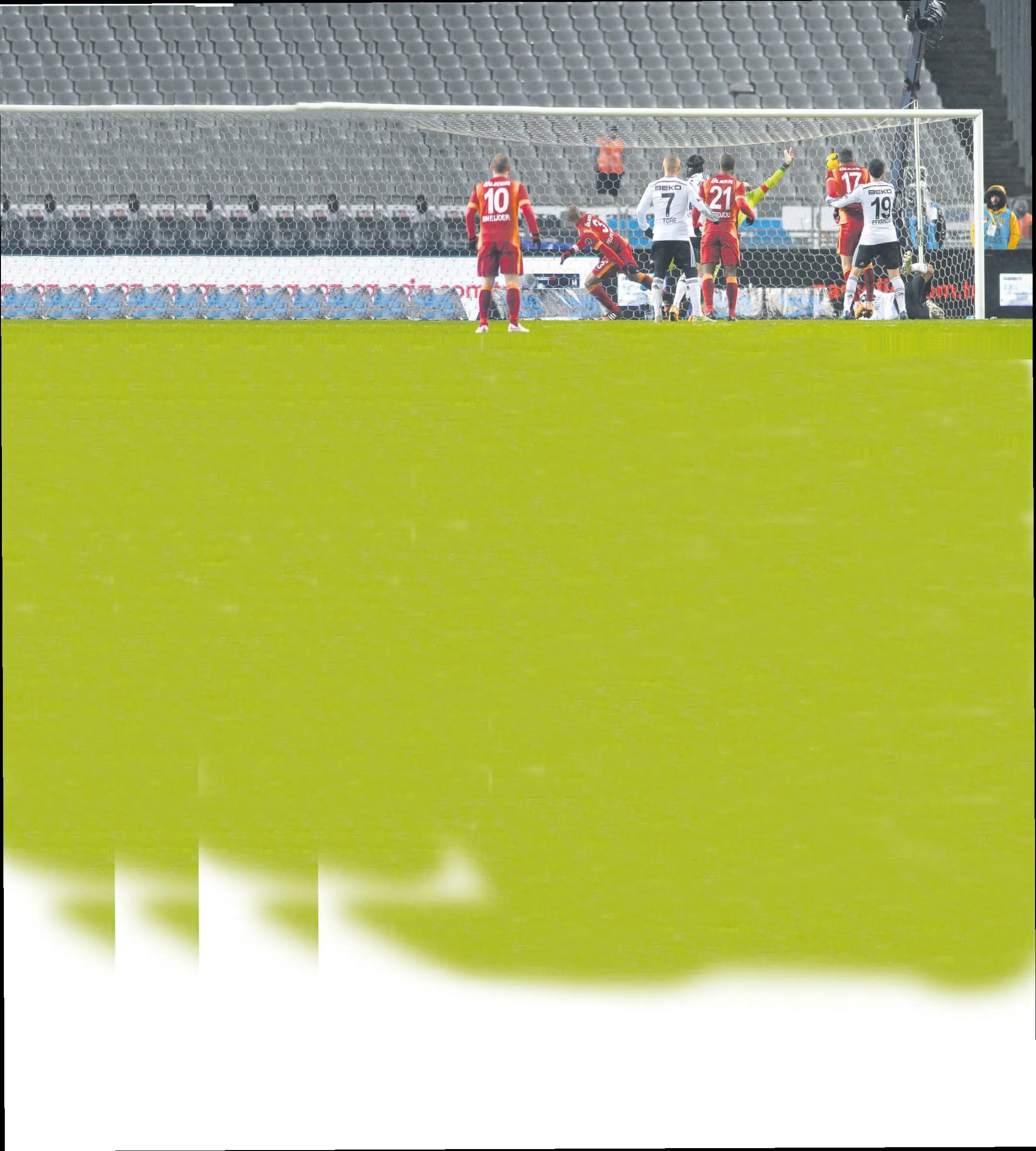 Defans seyretti, Melo affetmedi