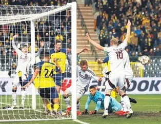 Ajax 2 golle kazandı son 16’ya göz kırptı!