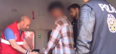 duzensiz-gocmenlere-gecit-yok-icisleri-bakani-ali-yerlikaya-acikladi-cok-sayida-kisi-yakalandi-1712900415035.jpeg Düzensiz göçmenlere geçit yok! İçişleri Bakanı Ali Yerlikaya açıkladı: Çok sayıda kişi yakalandı-2