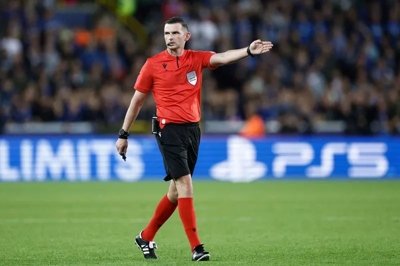 Kosova - Türkiye maçının hakemi Michael Oliver-2
