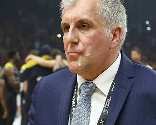 Galatasaray taraftarından Obradovic’e tükürük!