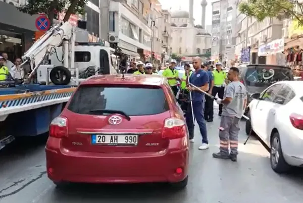 alkollu-surucu-ehliyetini-isteyen-polis-memuruna-yasakli-kopek-irki-dogo-argentino-ile-saldirtti-kolunu-isirtt-1661951397876.jpg Alkollü sürücü ehliyetini isteyen polis memuruna yasaklı köpek ırkı 'Dogo Argentino' ile saldırttı! Kolunu ısırttırdı-4