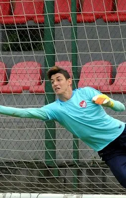 Chelsea Berke’nin peşinde