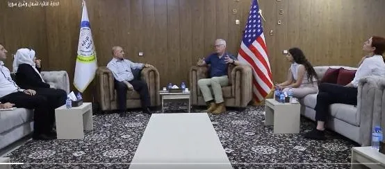 abddeni-yeni-skandal-1692550868041.jpeg ABD'den yeni skandal! Eski ABD Savunma Bakanı Christopher Miller terörist elebaşı Mazlum Kobani ile poz kesti! Kalleşlere yeni silah yardımı ortaya çıktı-3