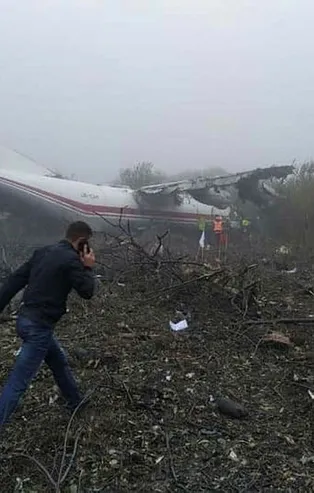 Ukrayna'da uçak kazası! Ölü ve yaralılar var