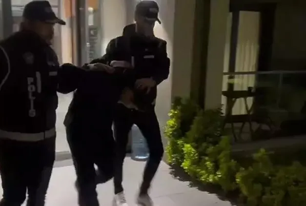 Interpol kırmızı bültenle arıyordu!