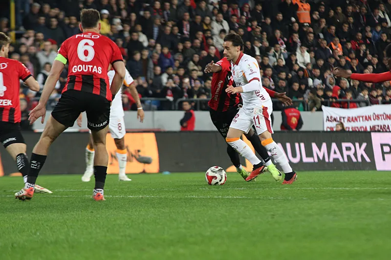 Okan Buruk'tan dev derbi rotasyonu! Kupa 11'ini belirledi - 5