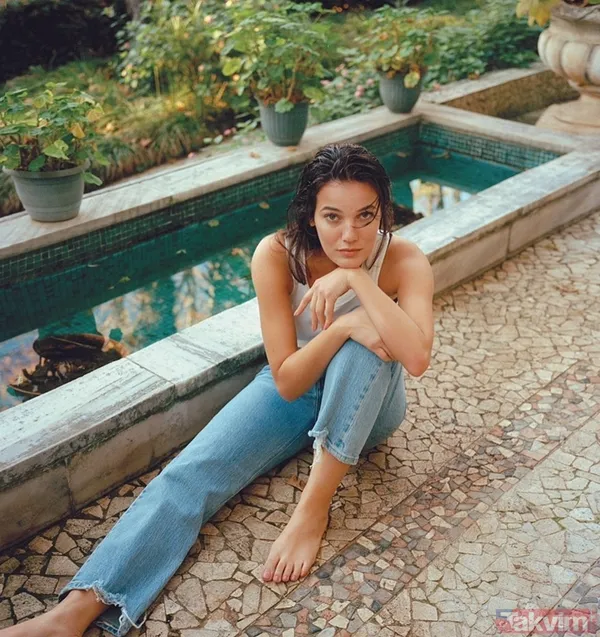 Yargı’nın Ceylin’i Pınar Deniz yırtmaçlı pantolonuyla boy gösterdi! Fit haliyle dikkat çeken Pınar’a bakın ortalığı yıktı geçti - 2