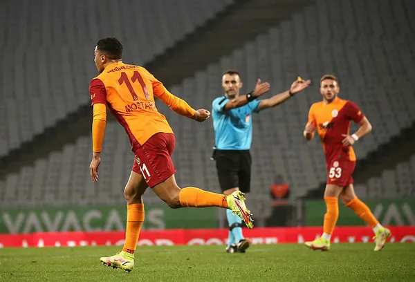 1636723047597.jpg SON DAKİKA | Galatasaray'da taşlar yerinden oynayacak! Devre arası 3 yolcu 4 transfer-2