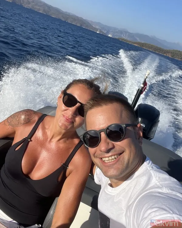 Kim der 49 yaşında! Pınar Altuğ teknede sere serpe! Emre Altuğ’dan ilk yorum geldi! Seda Sayan kayıtsız kalamadı! Yağmur Atacan’ın eşi... - 8