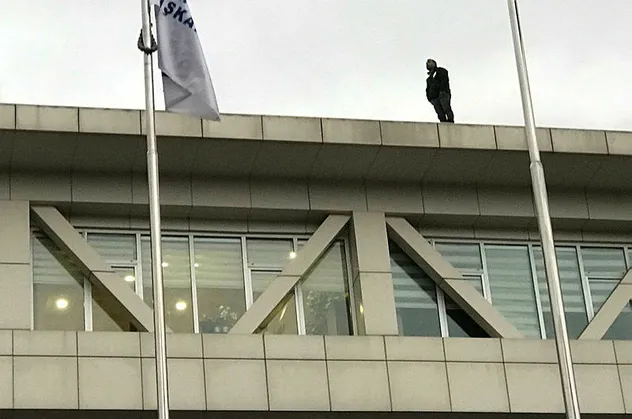 Vatan Caddesi'nde intihar girişimi