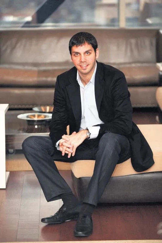 ah-o-gemide-ben-de-olsaydim-1679020424033.jpeg Ah o gemide ben de olsaydım! Ece Sükan, Begüm ile Adnan Şen, Baran Süzer...-4