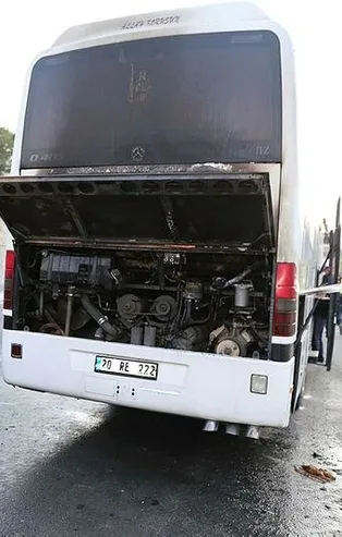 Muğla'da seyir halindeki tur otobüsü yandı