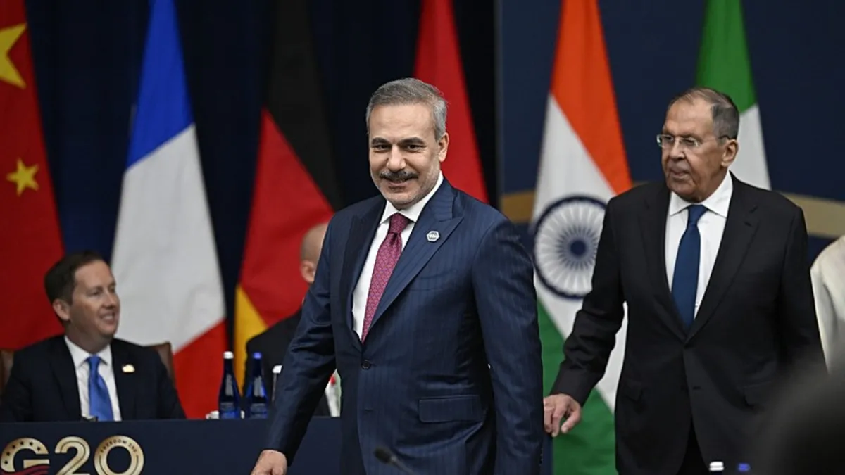 Dışişleri Bakanı Hakan Fidan, ABD'deki G20 toplantısında Japonya ve Endonezya dışişleri bakanlarıyla görüştü