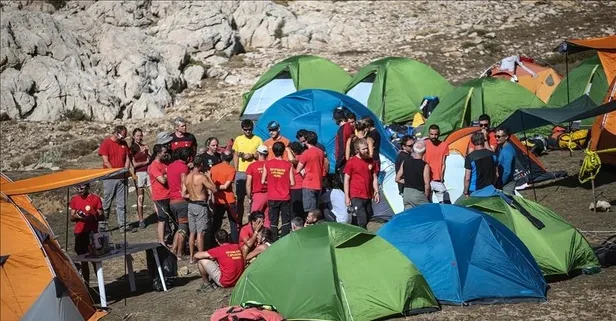 Mağarada rahatsızlanan ABD'li Dickey'in tahliyesi için çalışma başlatıldı! 8 ülkeden 196 yardım ekibi geldi