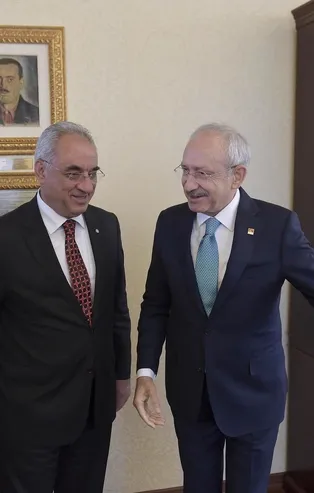 Önder Aksakal: Oyları CHP bölüyor