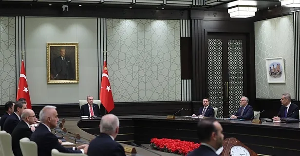 Kabine yeni bakanlarla Beştepe’de toplandı: Terörsüz Türkiye ve emekli ikramiyesine zam masada