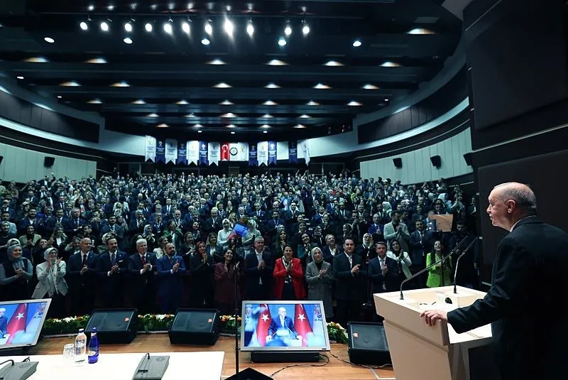 Başkan ve AK Parti Genel Başkanı Recep Tayyip Erdoğan, partisinin genel merkezinde düzenlenen AK Parti Ekonomi İşleri Başkanlığı Eğitim Programı'na katıldı.(AA)