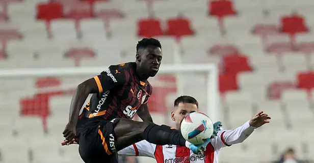 Galatasaray'da sakatlık şoku! Yıldız futbolcu maça devam edemedi